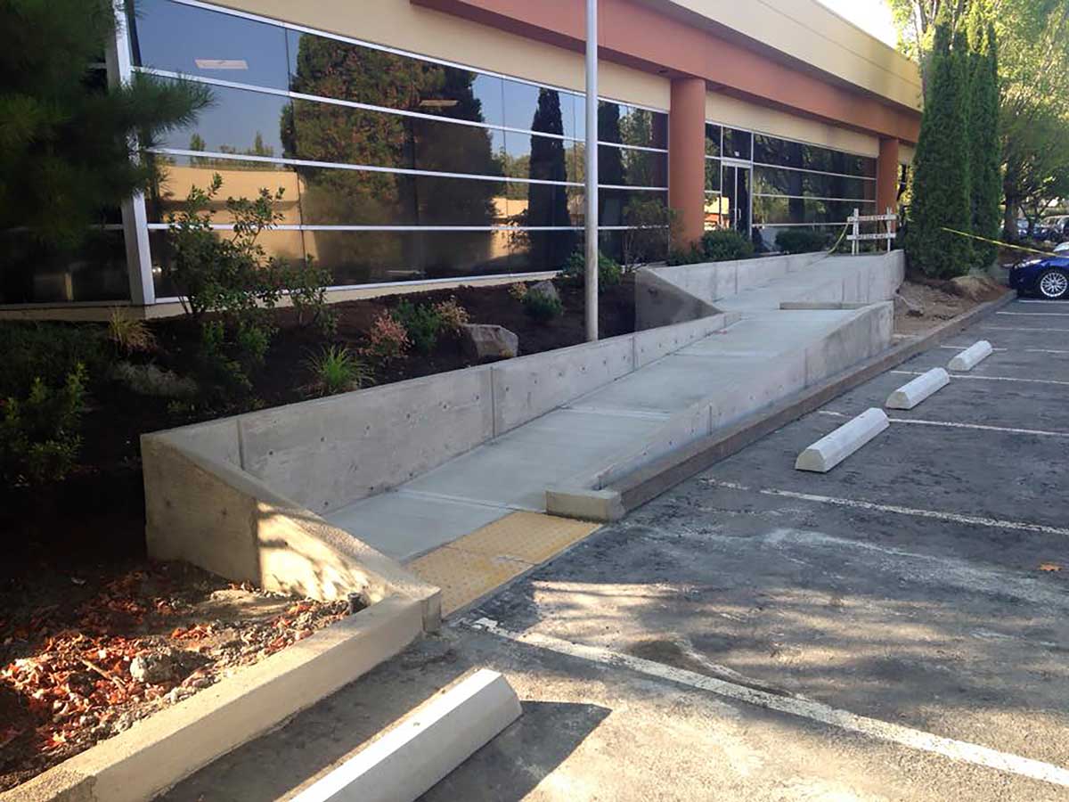 Rose-City-Concrete-Repair-Portland-OR-Best-Concrete-Repair-commercial-ramp